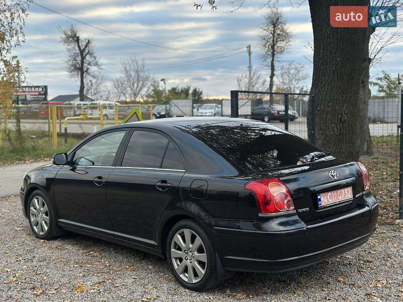 Лифтбек Toyota Avensis 2007 в Виннице
