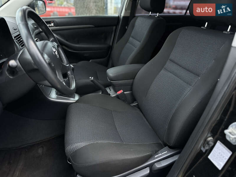 Лифтбек Toyota Avensis 2007 в Виннице