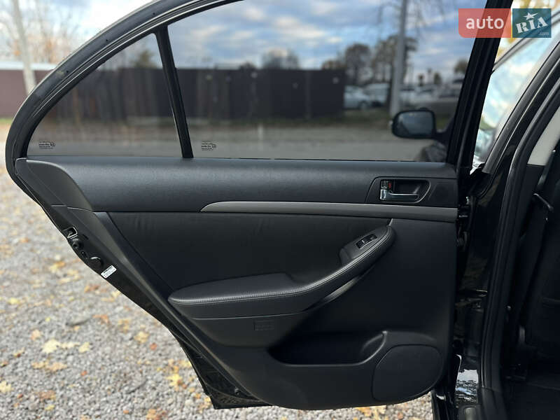 Лифтбек Toyota Avensis 2007 в Виннице