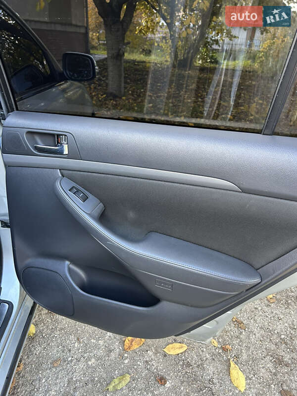 Седан Toyota Avensis 2008 в Сокирянах