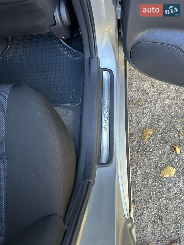 Седан Toyota Avensis 2008 в Сокирянах