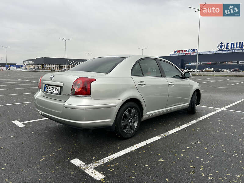 Седан Toyota Avensis 2006 в Днепре