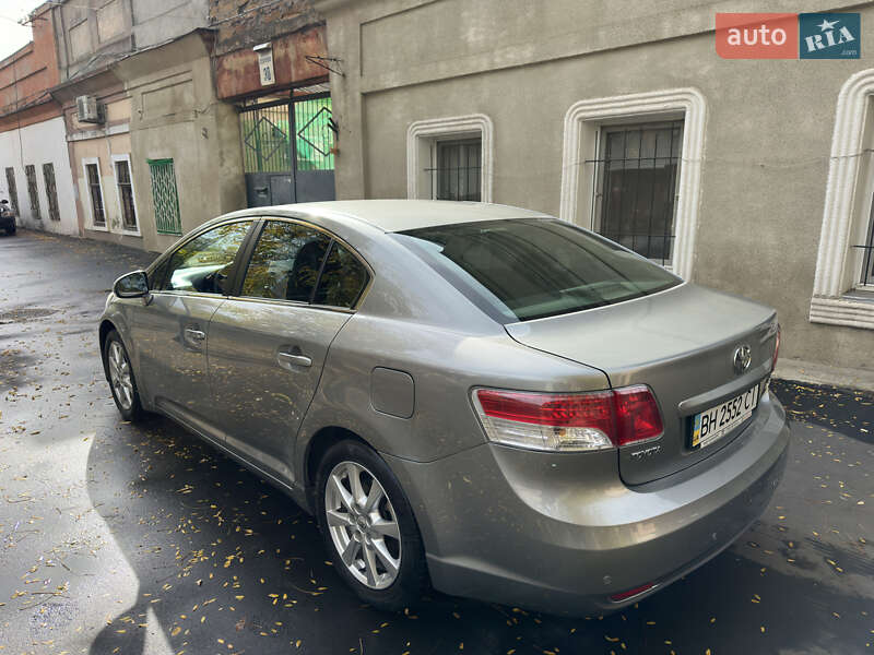 Седан Toyota Avensis 2008 в Одессе