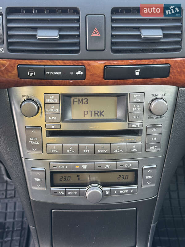 Седан Toyota Avensis 2007 в Запорожье