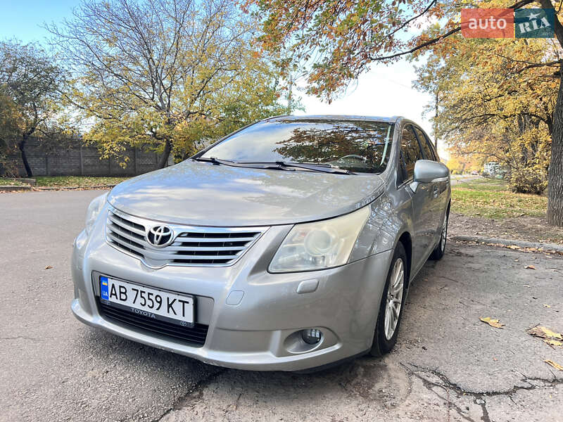 Универсал Toyota Avensis 2011 в Николаеве