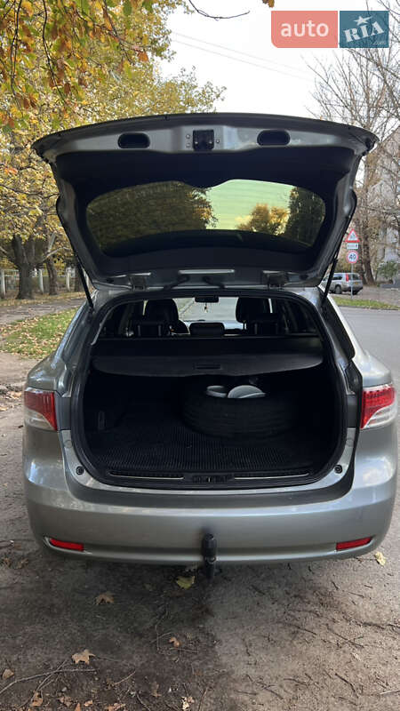 Универсал Toyota Avensis 2011 в Николаеве