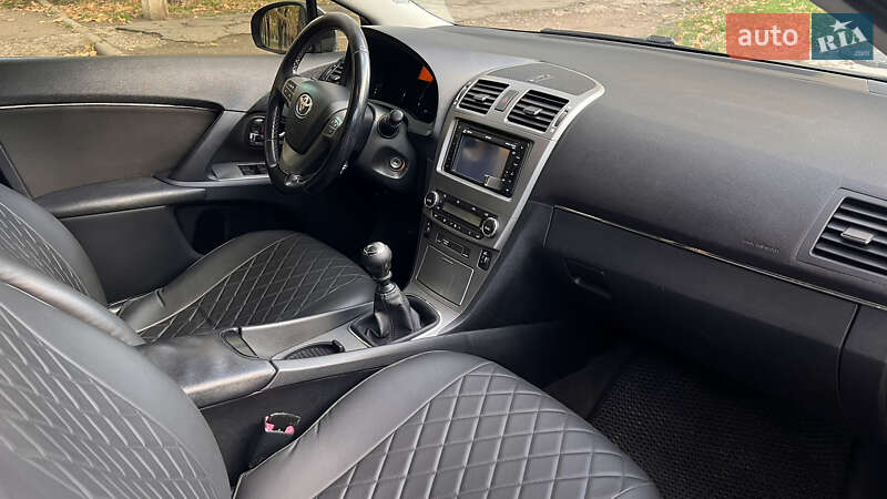 Универсал Toyota Avensis 2011 в Николаеве