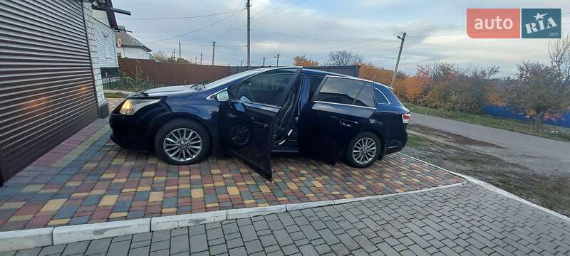 Универсал Toyota Avensis 2010 в Черкассах