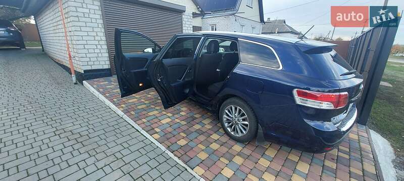 Универсал Toyota Avensis 2010 в Черкассах