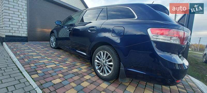 Универсал Toyota Avensis 2010 в Черкассах