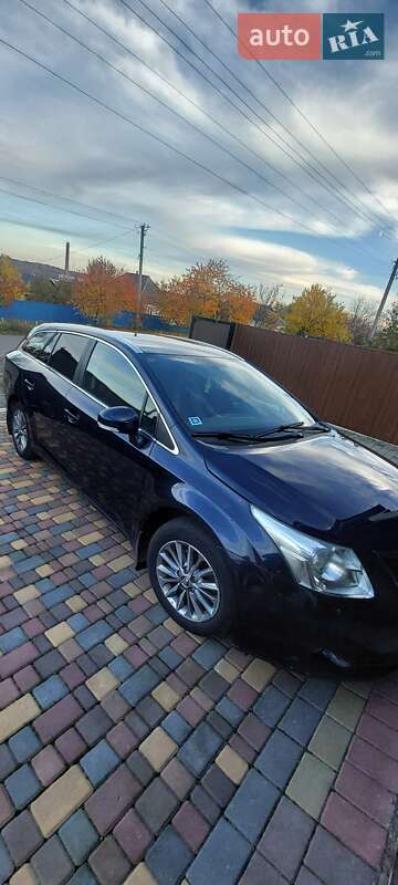 Универсал Toyota Avensis 2010 в Черкассах
