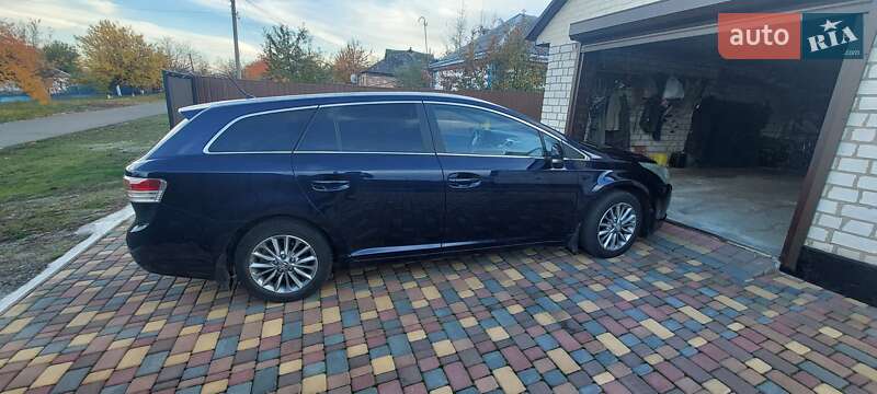 Универсал Toyota Avensis 2010 в Черкассах