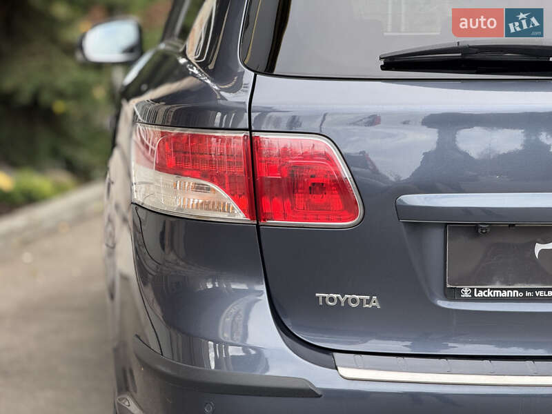 Универсал Toyota Avensis 2009 в Тернополе