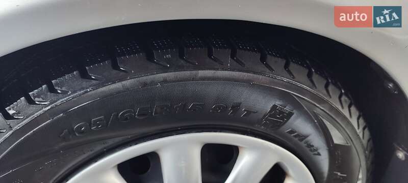 Универсал Toyota Avensis 2002 в Виннице