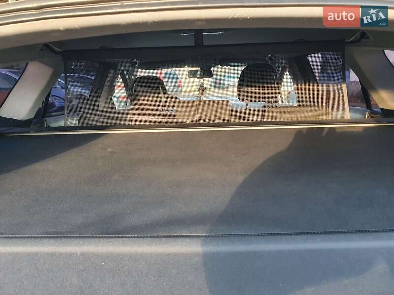 Універсал Toyota Avensis 2009 в Чернівцях