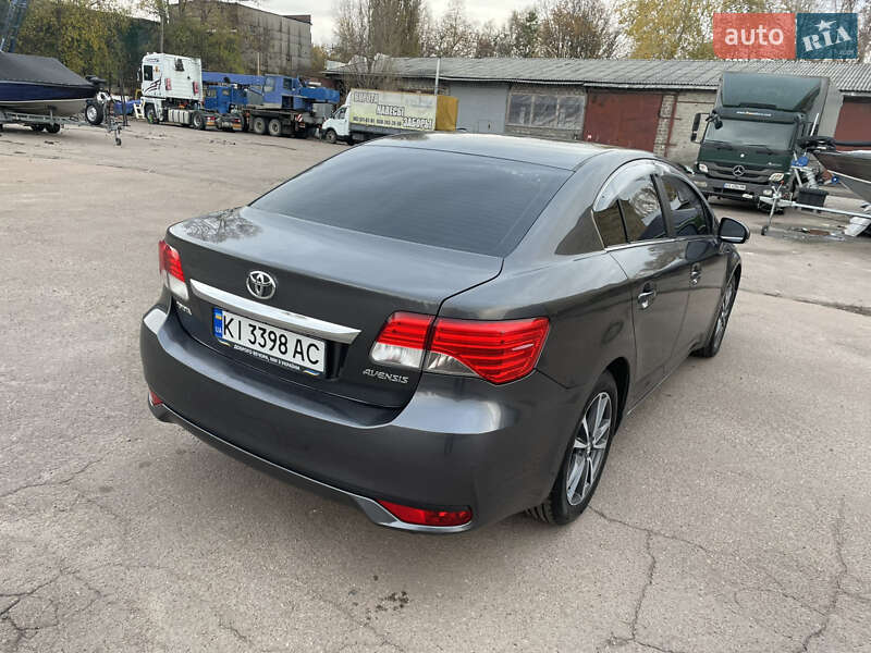 Седан Toyota Avensis 2012 в Києві