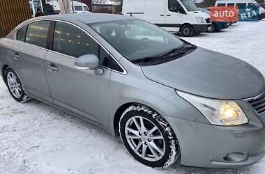 Седан Toyota Avensis 2010 в Костополе