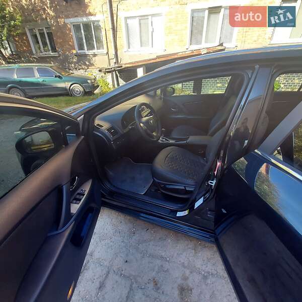 Универсал Toyota Avensis 2011 в Каменец-Подольском