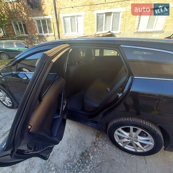 Универсал Toyota Avensis 2011 в Каменец-Подольском