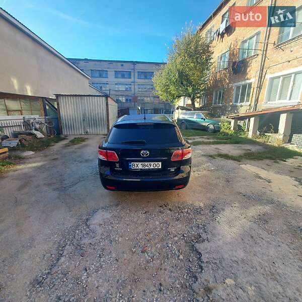 Универсал Toyota Avensis 2011 в Каменец-Подольском