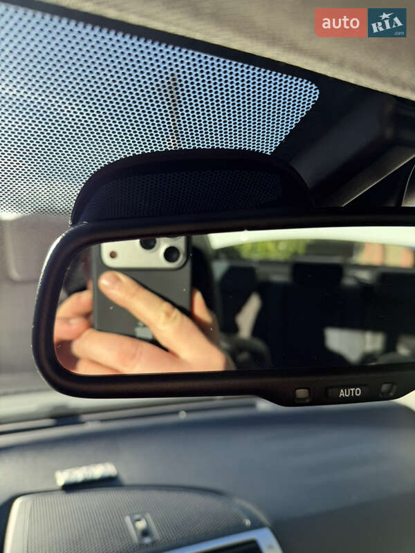 Седан Toyota Avensis 2012 в Виннице