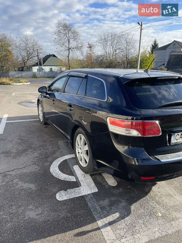 Універсал Toyota Avensis 2009 в Гореничах