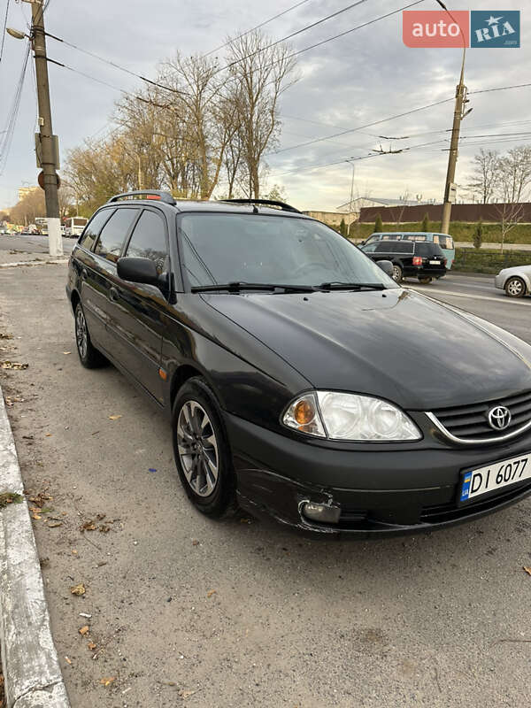 Универсал Toyota Avensis 2001 в Тернополе