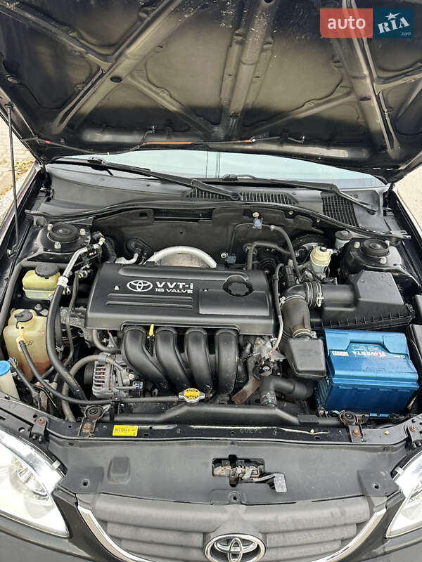 Универсал Toyota Avensis 2001 в Тернополе