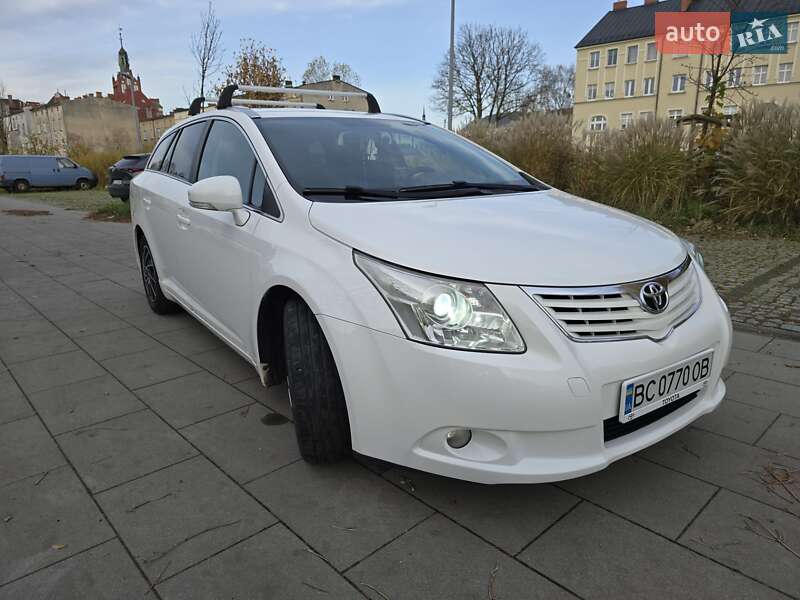 Универсал Toyota Avensis 2011 в Львове