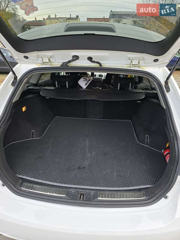 Универсал Toyota Avensis 2011 в Львове