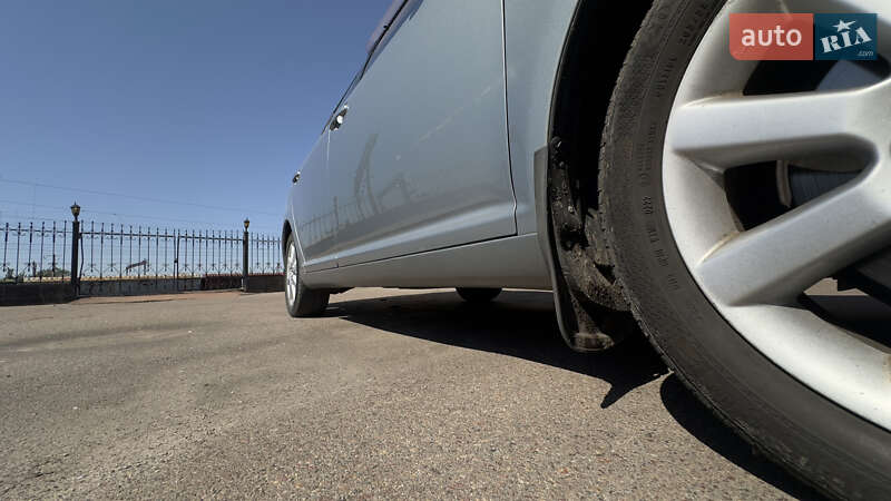 Седан Toyota Avensis 2008 в Чернигове