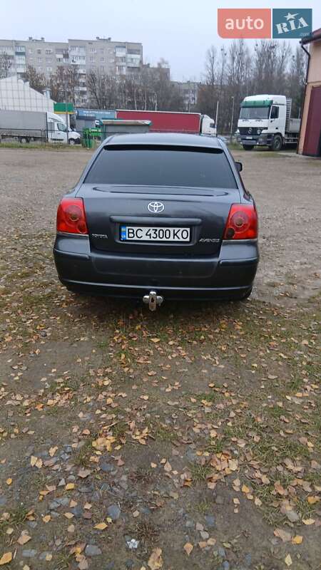 Седан Toyota Avensis 2007 в Новояворовске
