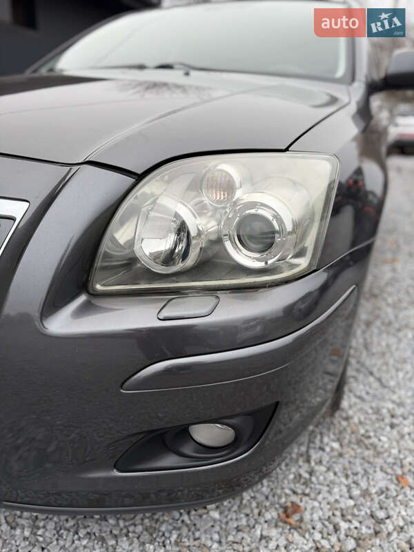 Универсал Toyota Avensis 2007 в Луцке