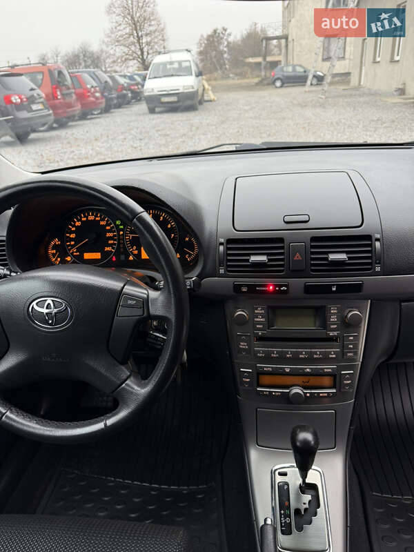 Универсал Toyota Avensis 2007 в Луцке