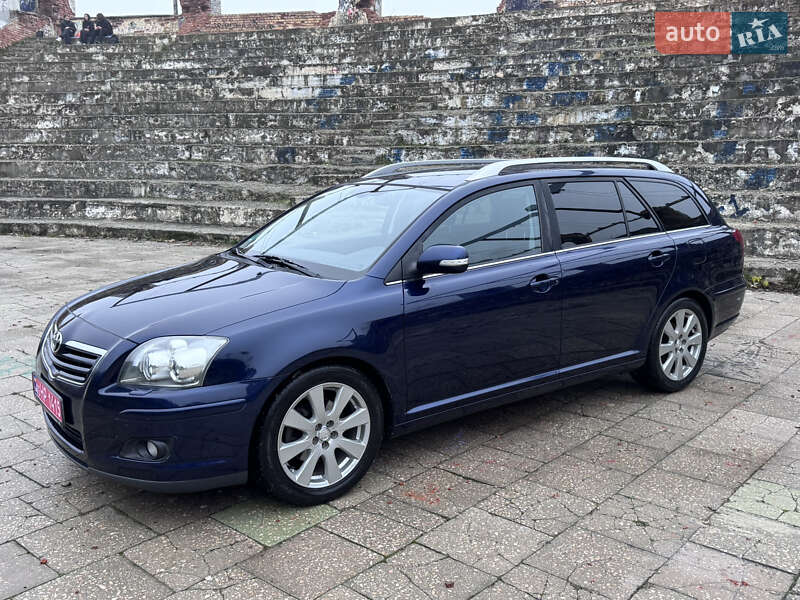 Універсал Toyota Avensis 2006 в Полтаві