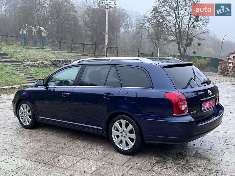 Універсал Toyota Avensis 2006 в Полтаві
