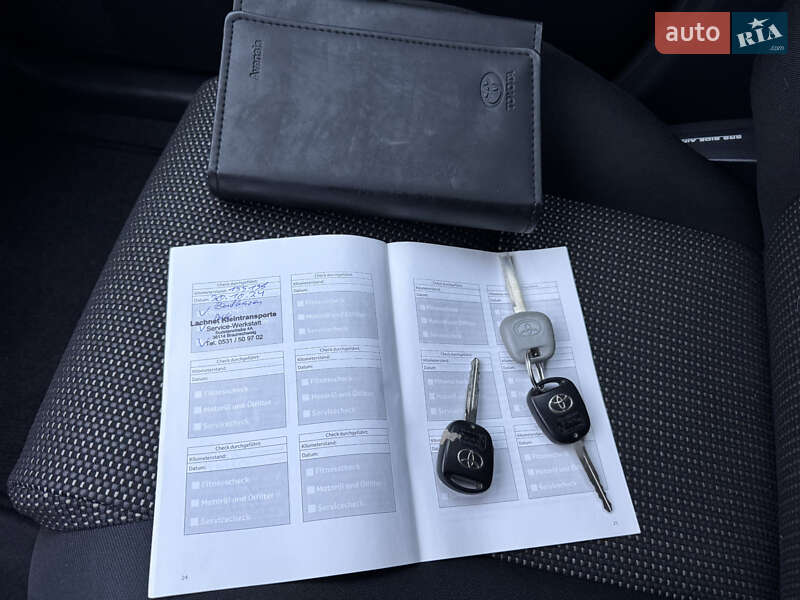 Універсал Toyota Avensis 2006 в Полтаві