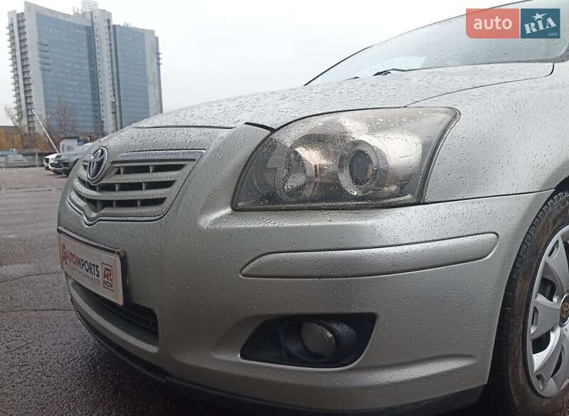 Седан Toyota Avensis 2007 в Киеве