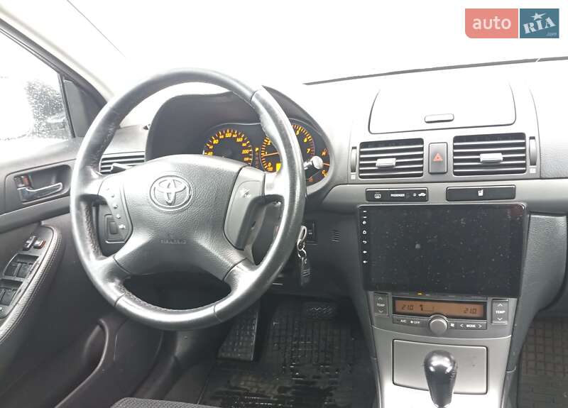 Седан Toyota Avensis 2007 в Киеве