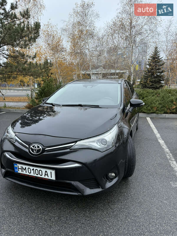 Универсал Toyota Avensis 2016 в Павлограде