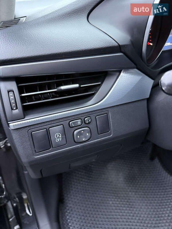 Универсал Toyota Avensis 2016 в Павлограде