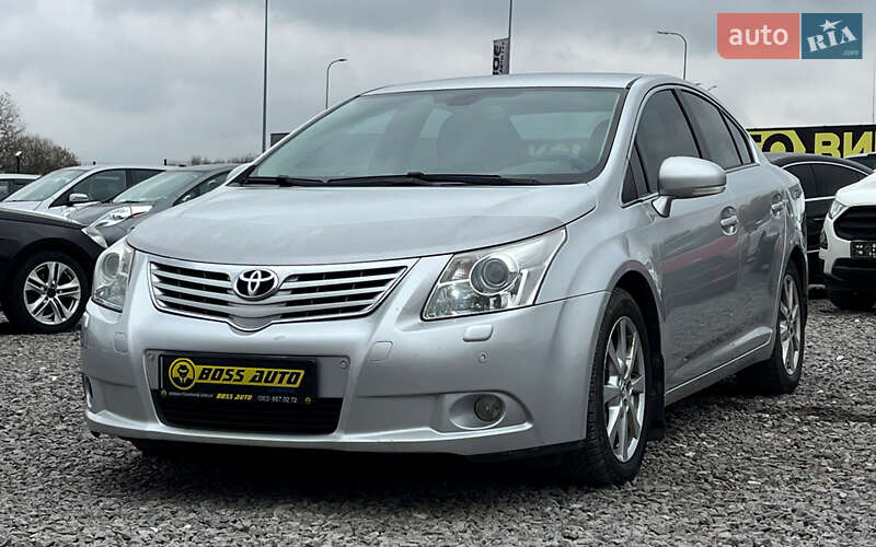 Седан Toyota Avensis 2008 в Львове