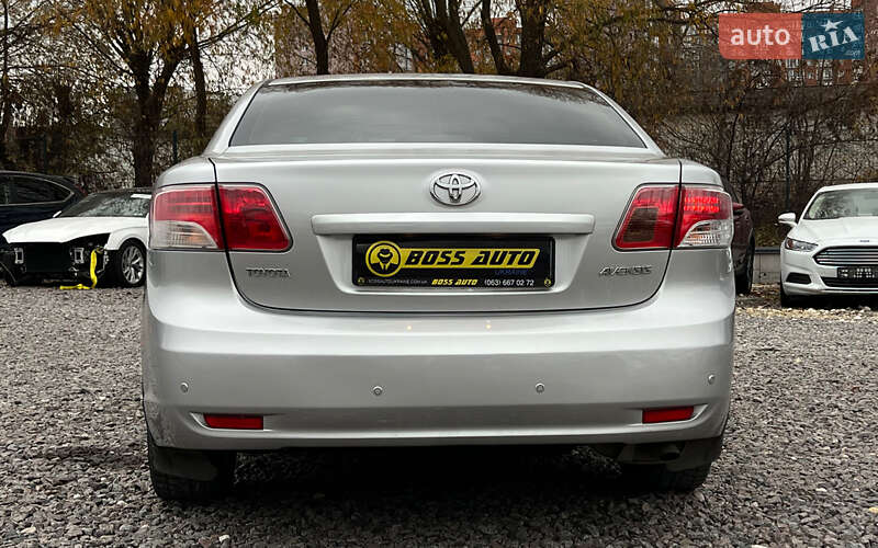 Седан Toyota Avensis 2008 в Львове