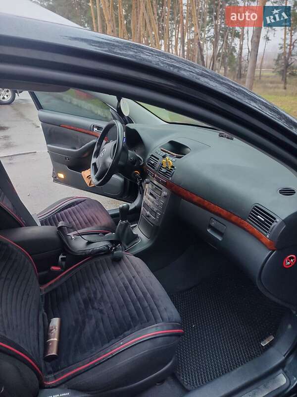 Універсал Toyota Avensis 2005 в Харкові