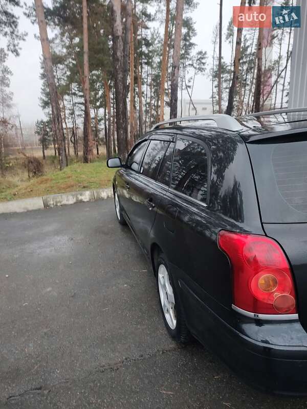 Універсал Toyota Avensis 2005 в Харкові