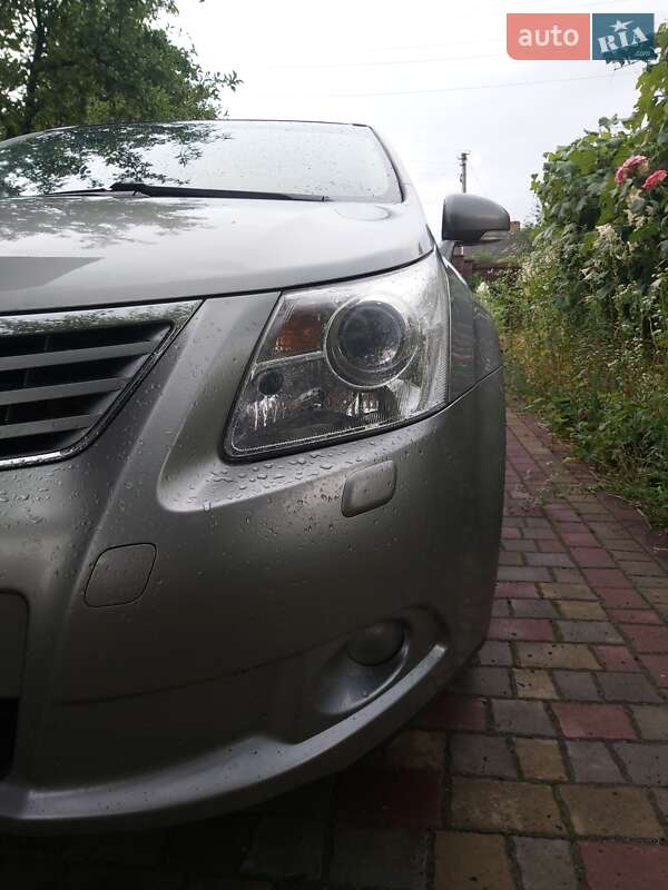 Универсал Toyota Avensis 2009 в Луцке