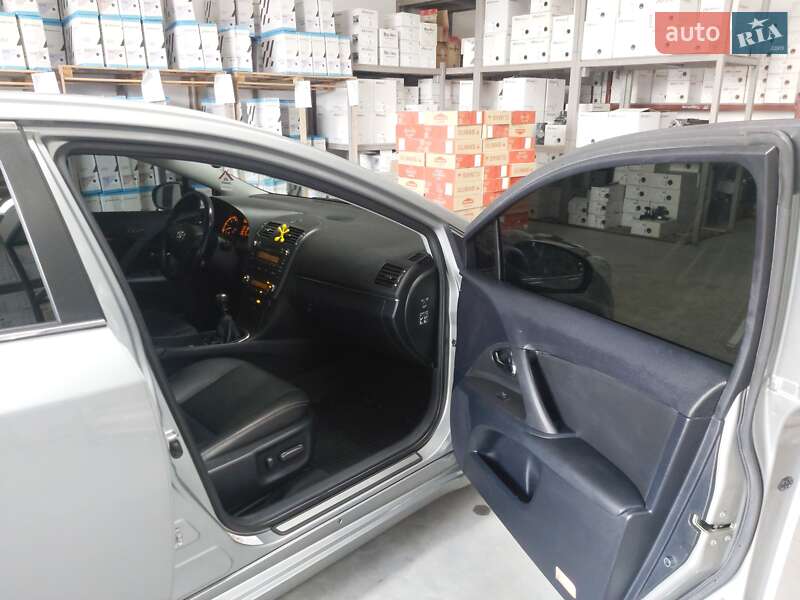 Универсал Toyota Avensis 2009 в Луцке