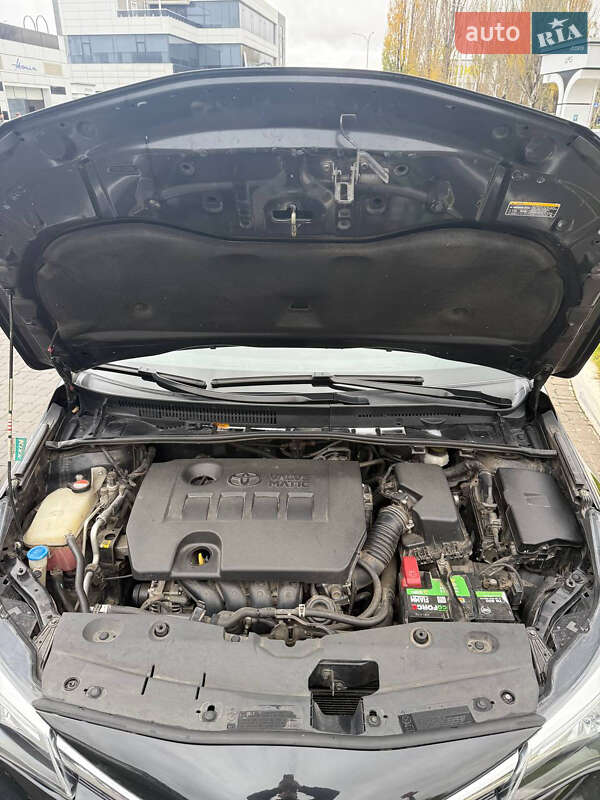 Седан Toyota Avensis 2016 в Благовещенском