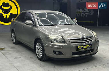 Седан Toyota Avensis 2006 в Черновцах