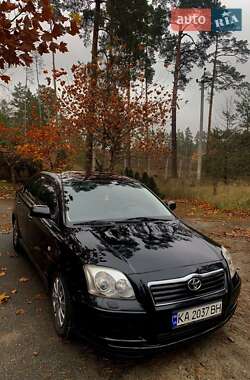 Лифтбек Toyota Avensis 2005 в Киеве